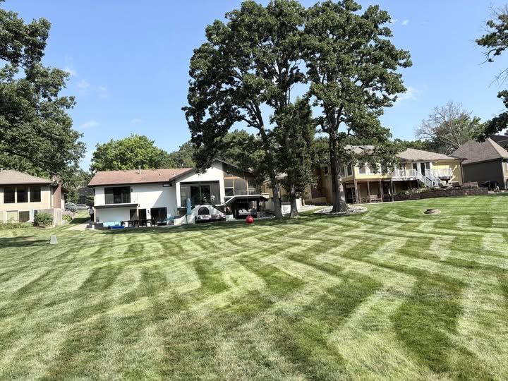 Front lawn cut in a crosshatch pattern
